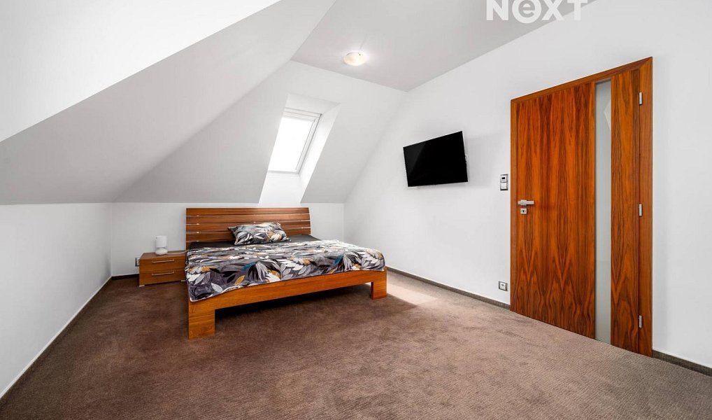 Prodej domu 188 m² s pozemkem 1 936 m², Kněžmost – náhled fotky 27