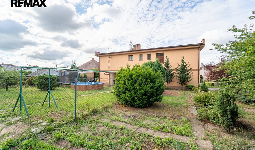 Prodej domu 234 m² s pozemkem 999 m², Týnec nad Labem – náhled fotky 48