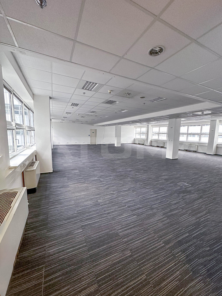 Pronájem kancelářských prostor 2.344 m² v Praze 5 - Smíchov, ul. Radlická – pohled 2