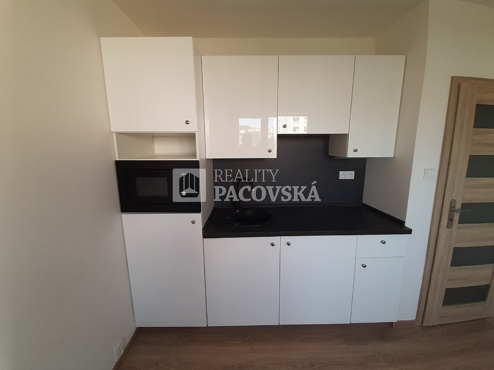 Pronájem bytu 1+kk 21 m² – fotografie 4