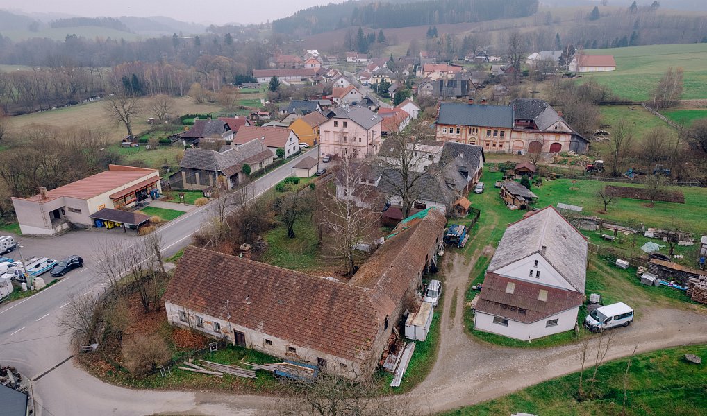 Prodej domu 380 m² s pozemkem 1 553 m², Borovnice – náhled fotky 18