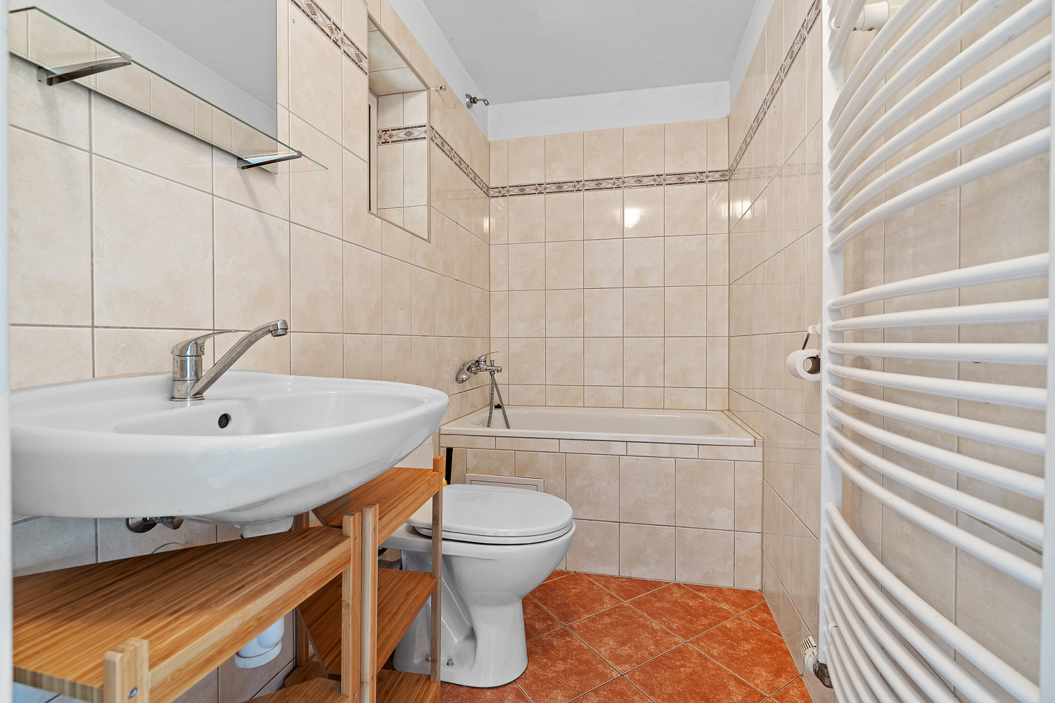 Prodej domu 100 m² s pozemkem 3 747 m² - View 6