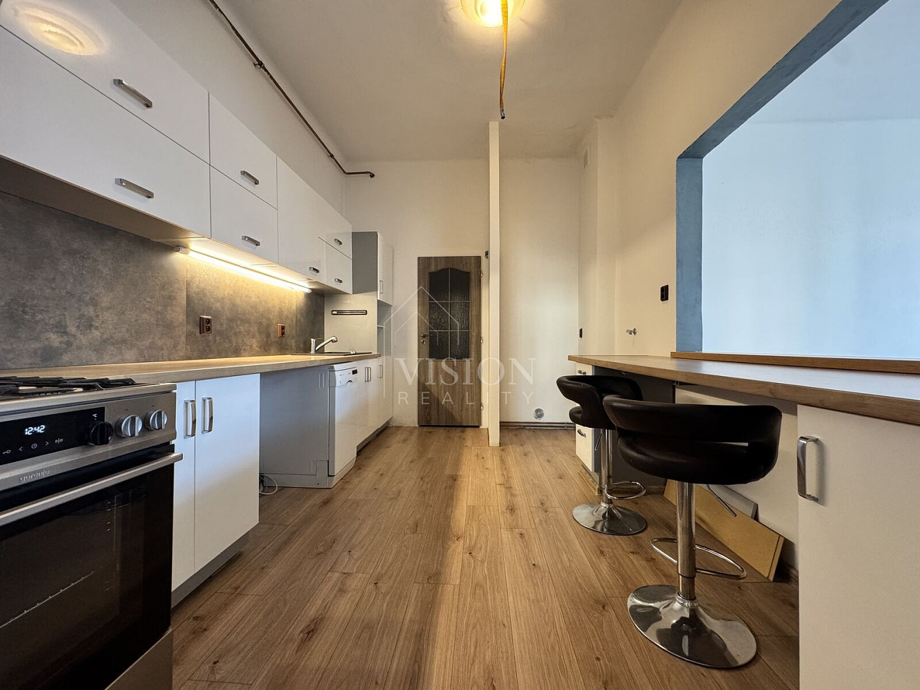 Pronájem bytu 3+1 101 m² – fotografie 2