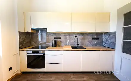 Pronájem bytu 2+1 64 m², Hálkova, Znojmo