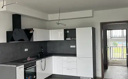 Pronájem bytu 1+kk 39 m², Pod Vinicí, Pardubice - Zelené Předměstí