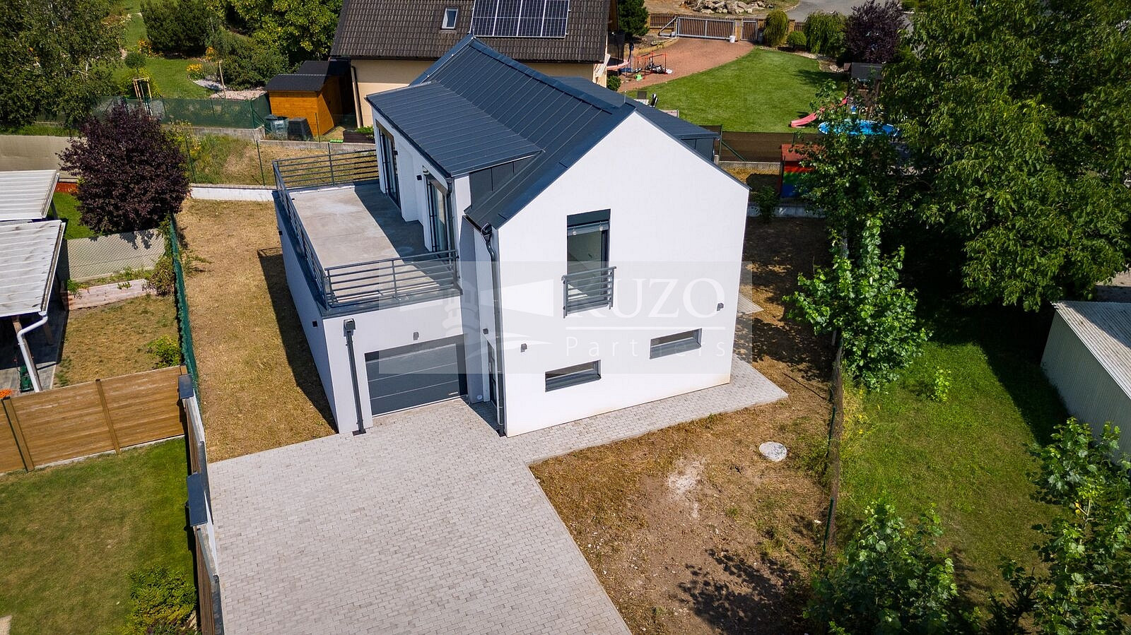 Pronájem domu 165 m² s pozemkem 655 m²
