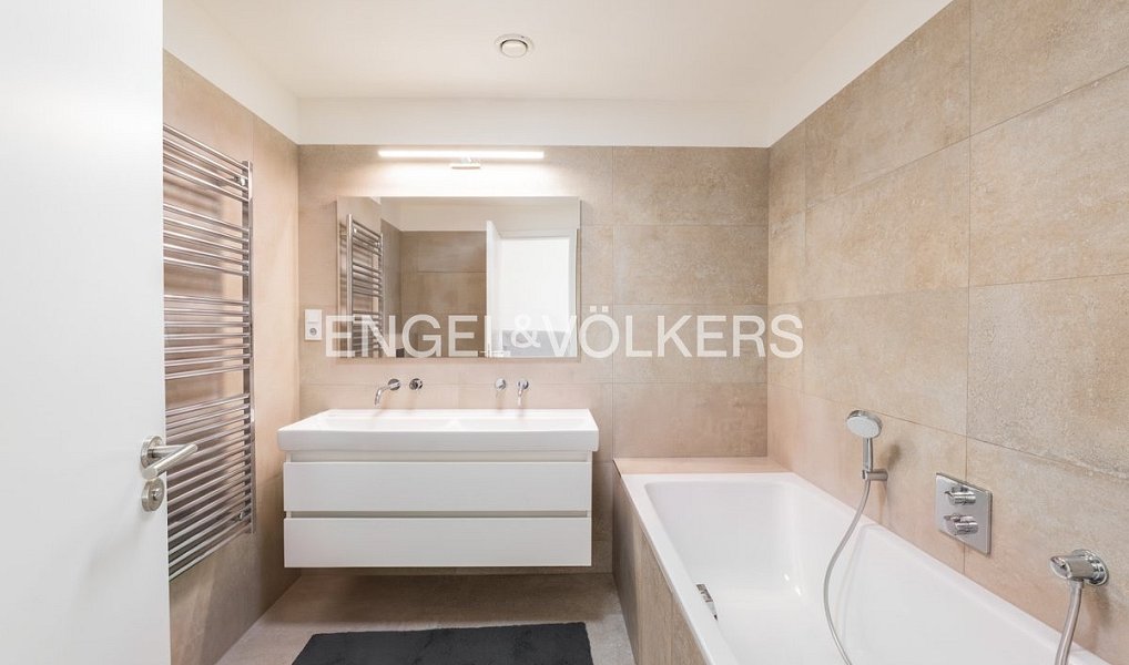 Pronájem domu 219 m² s pozemkem 341 m², Praha – náhled fotky 9