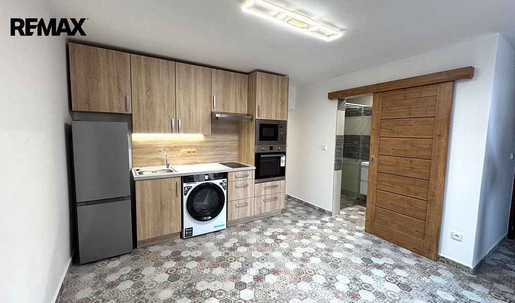 Pronájem bytu 1+kk 28 m², Břeclav – fotka 1 z 10