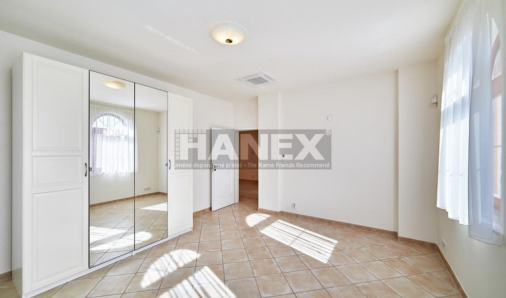 Pronájem domu 243 m² s pozemkem 540 m², Praha – náhled fotky 7