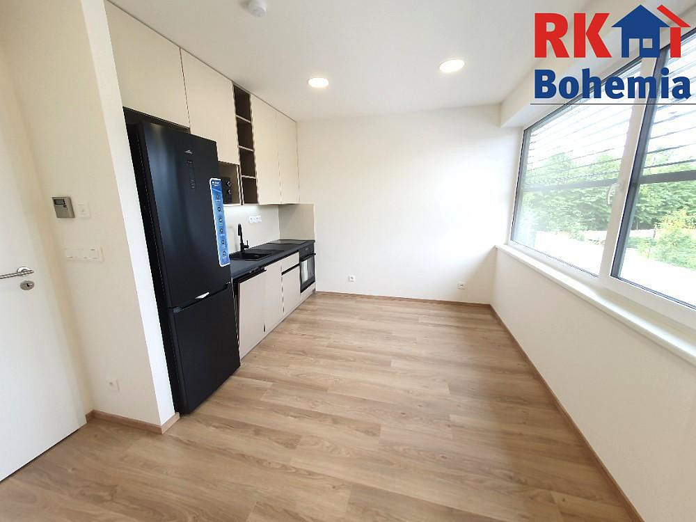 Pronájem bytu 1+kk 23 m² – fotografie 3