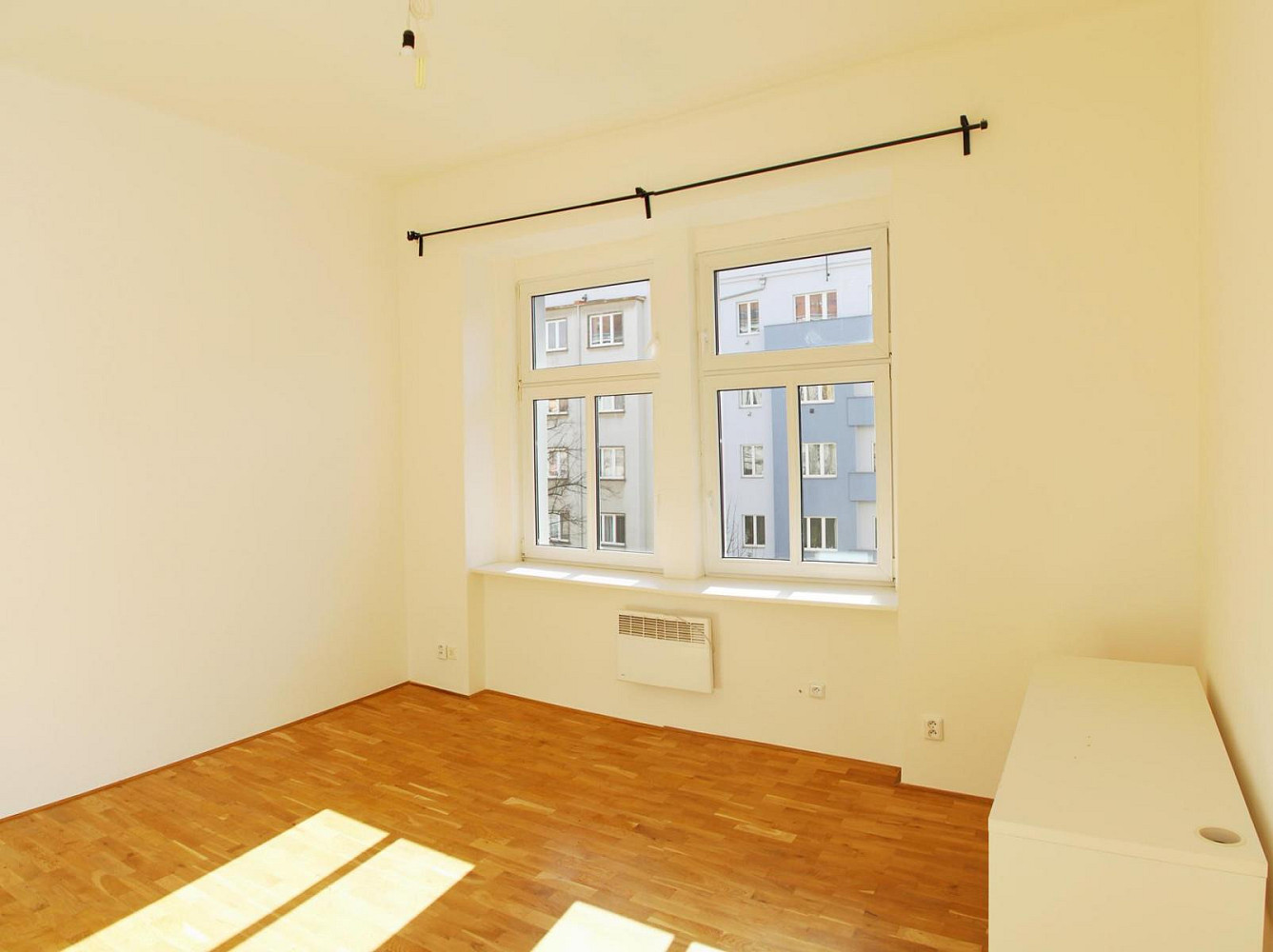 Pronájem bytu 2+1 64 m² – fotografie 4