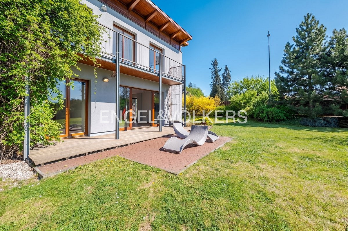 Prodej domu 383 m² s pozemkem 1 750 m² — photo 2