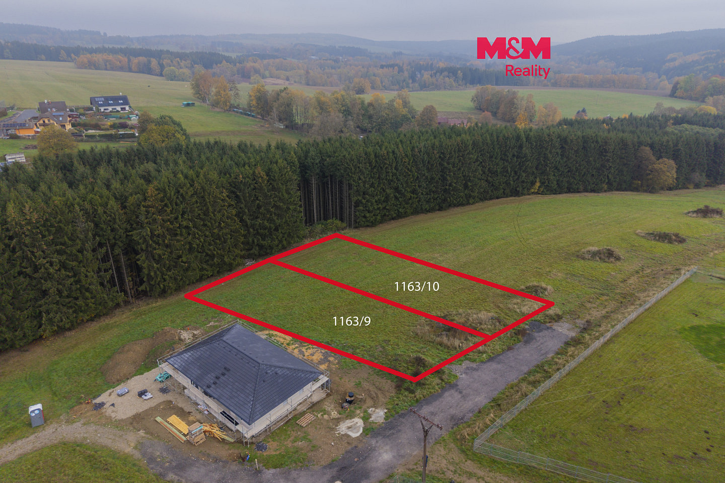 Prodej stavebního pozemku 999 m²
