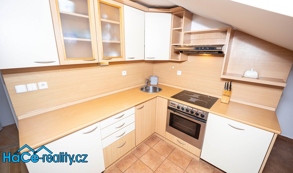 Pronájem bytu 2+kk 70 m², Hradec Králové – náhled fotky 2