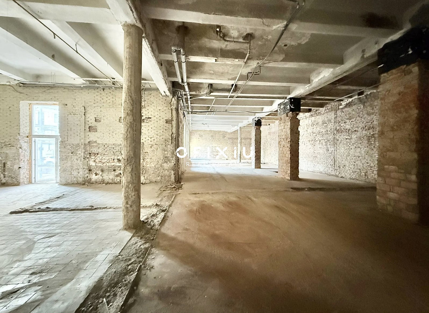 Pronájem obchodních prostor 1 500 m² – fotografie 2