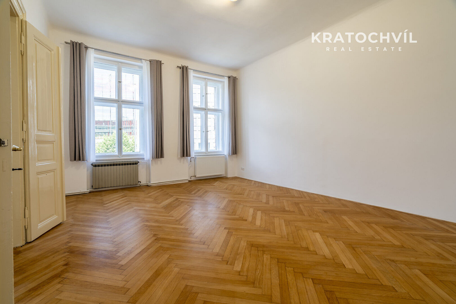 Pronájem bytu 3+kk 101 m² – fotografie 2