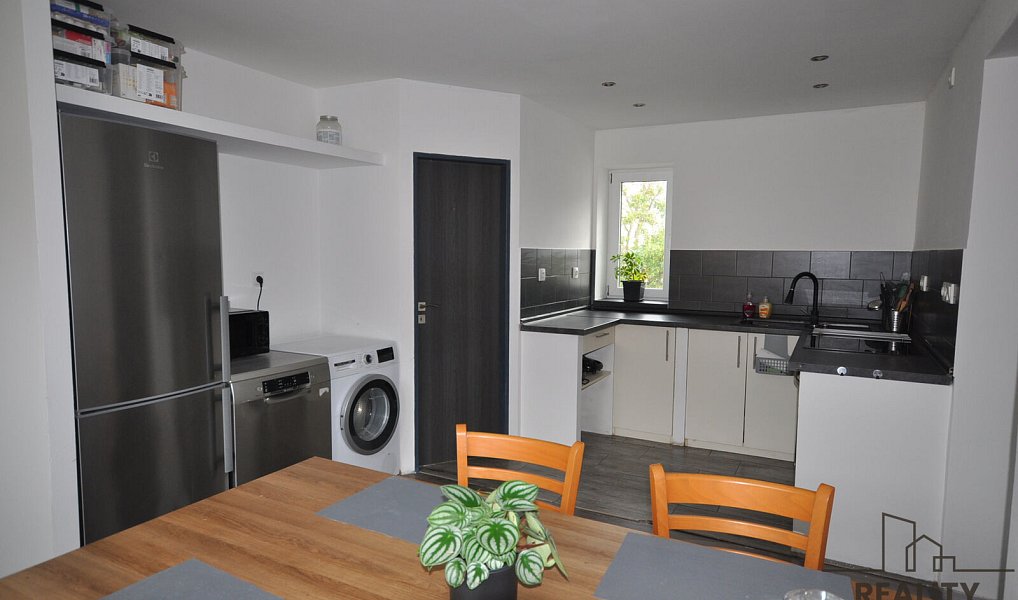 Prodej domu 215 m² s pozemkem 211 m², Krčmaň – náhled fotky 3