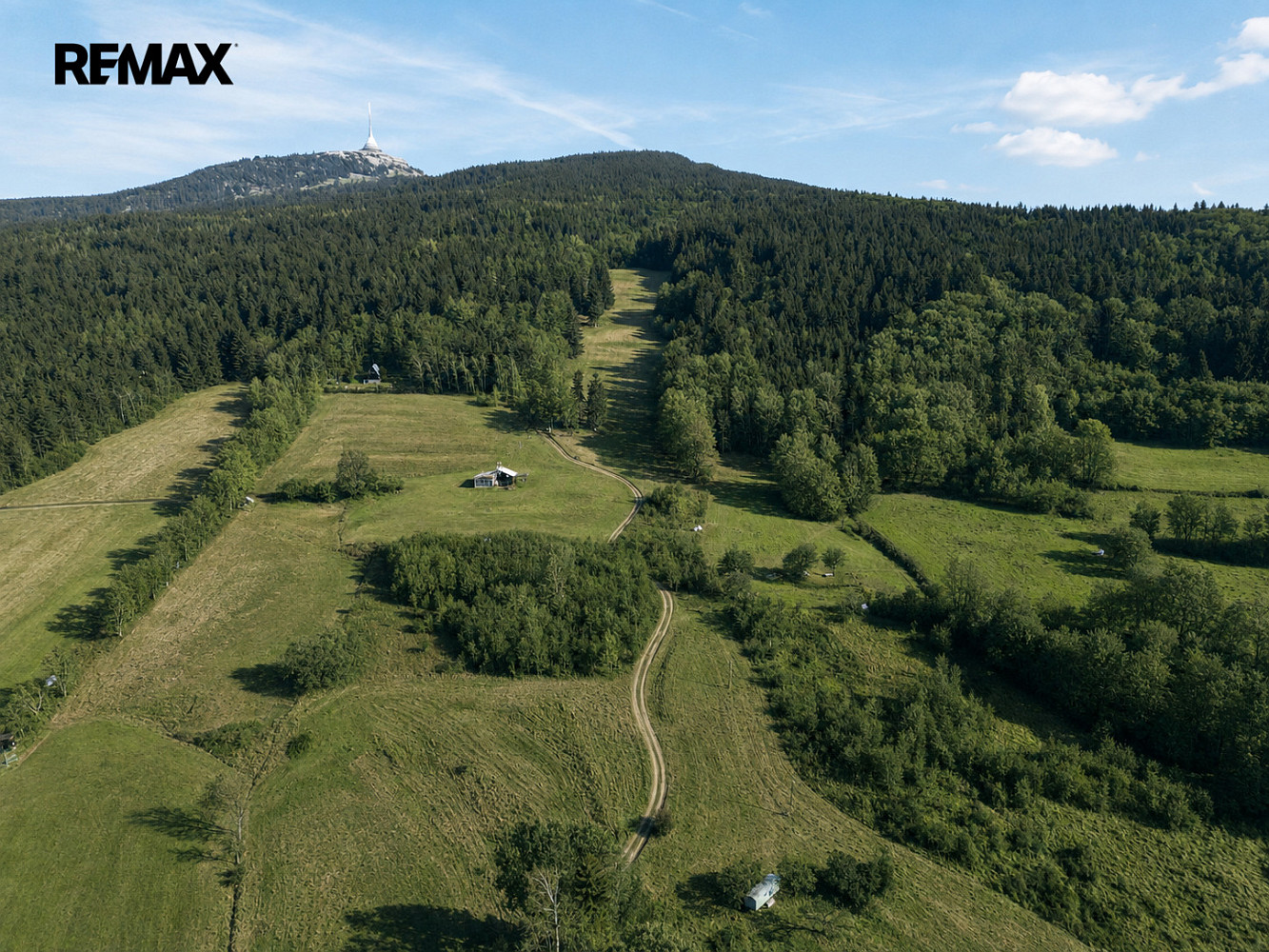 Prodej stavebního pozemku 1 643 m² – fotografie 3