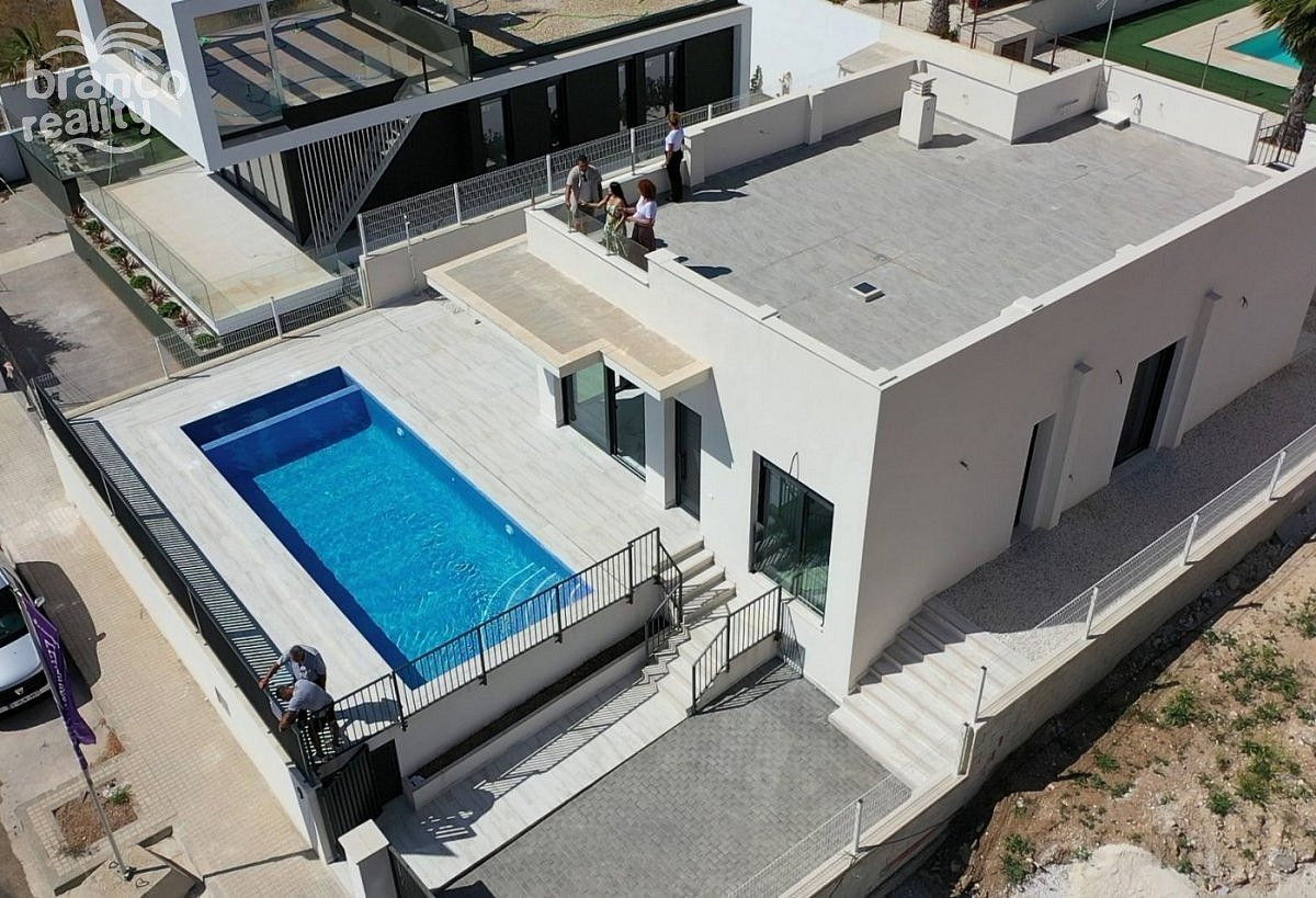 Prodej domu 100 m² s pozemkem 400 m² - Vista 2