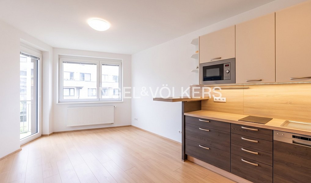 Prodej bytu 1+kk 30 m², Praha – náhled fotky 3