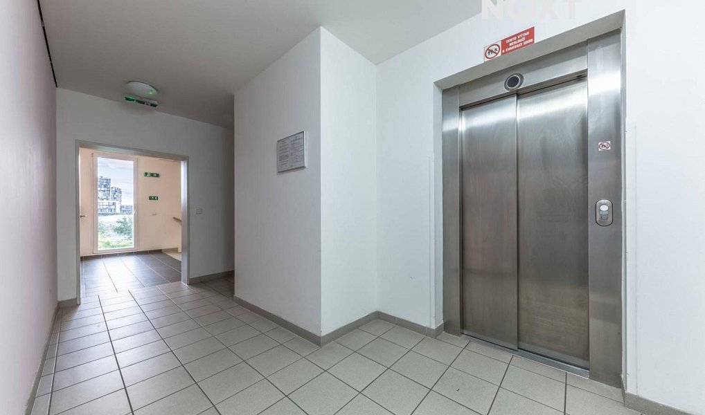 Pronájem bytu 1+1 53 m², Praha – náhled fotky 12