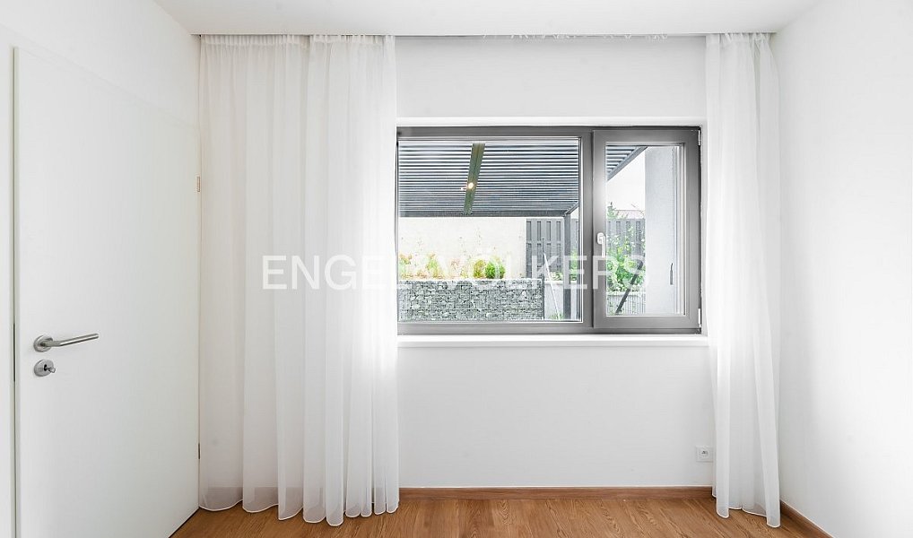 Pronájem domu 165 m² s pozemkem 120 m², Praha – náhled fotky 8