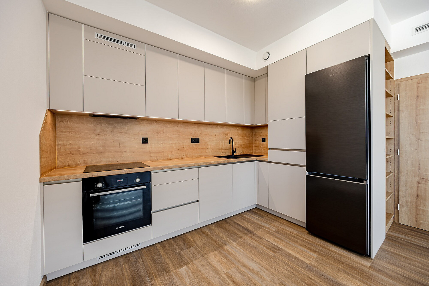 Pronájem bytu 2+kk 54 m² – fotografie 4
