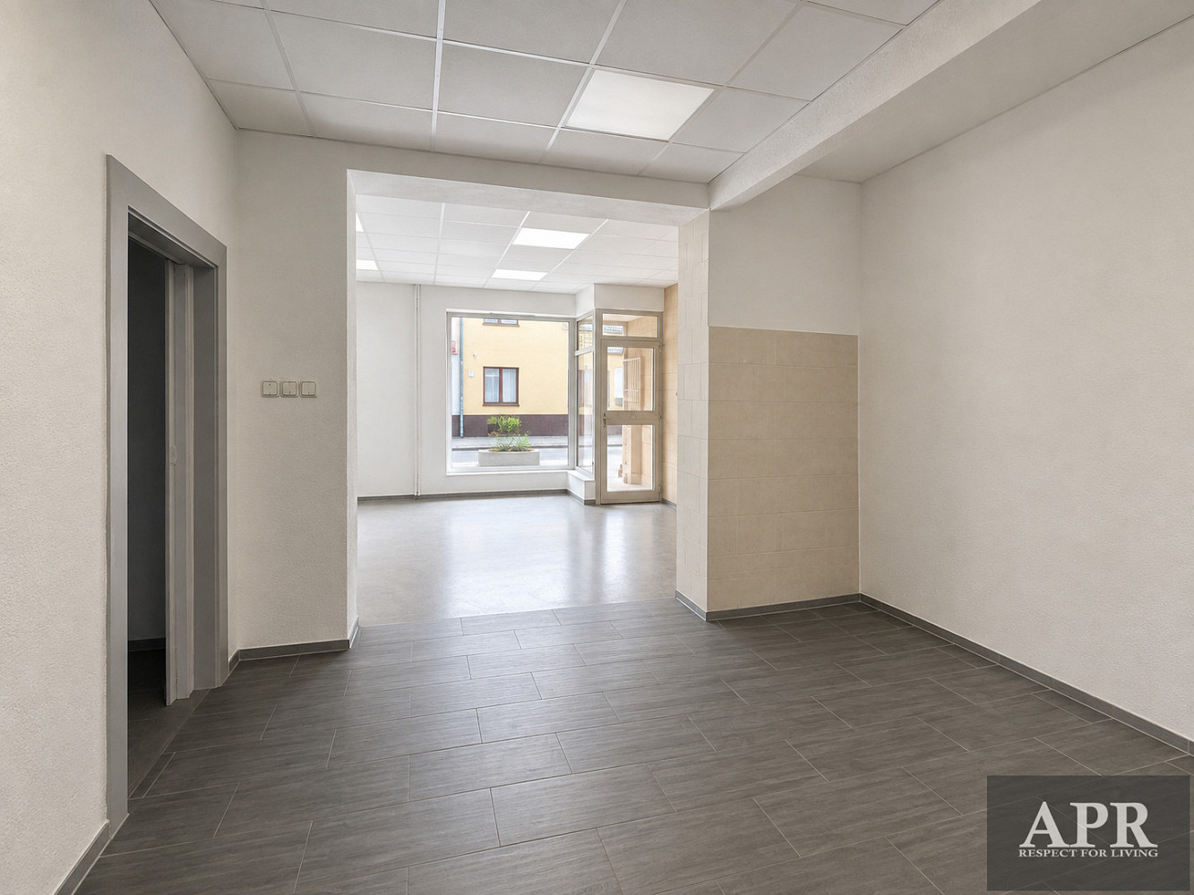 Pronájem obchodních prostor 54 m² – fotografie 4