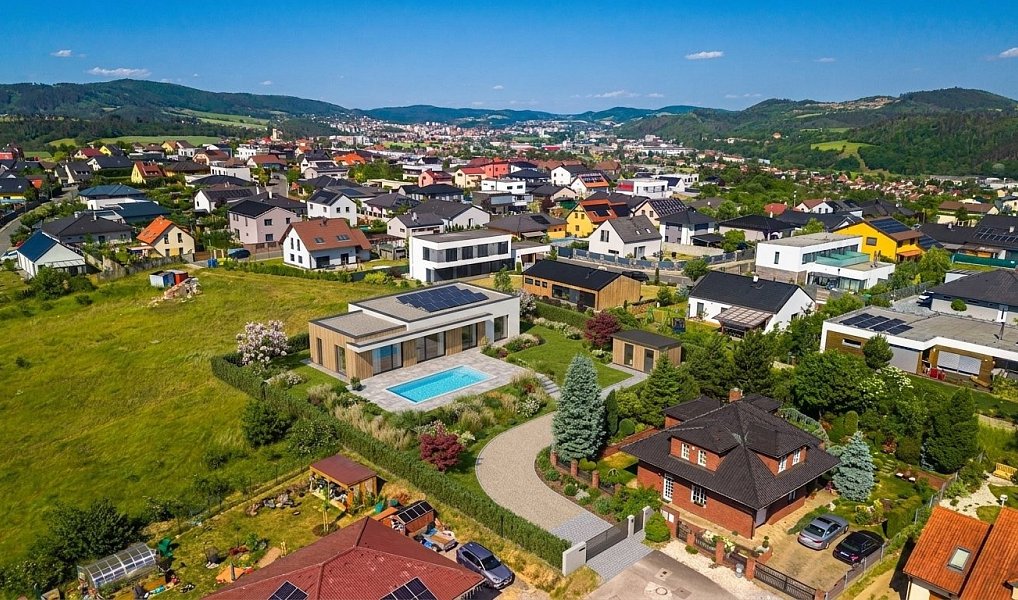 Prodej stavebního pozemku 1 241 m², Králův Dvůr – náhled fotky 8
