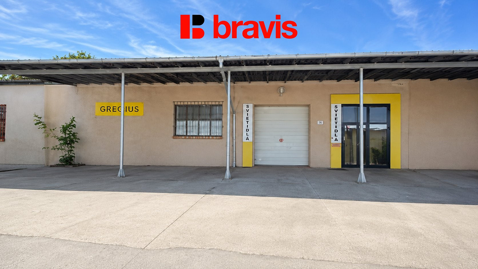 Pronájem obchodních prostor 422 m²
