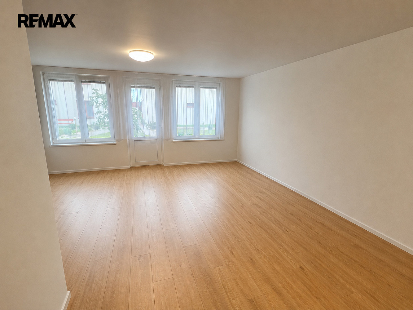 Pronájem bytu 1+kk 54 m² – fotografie 5