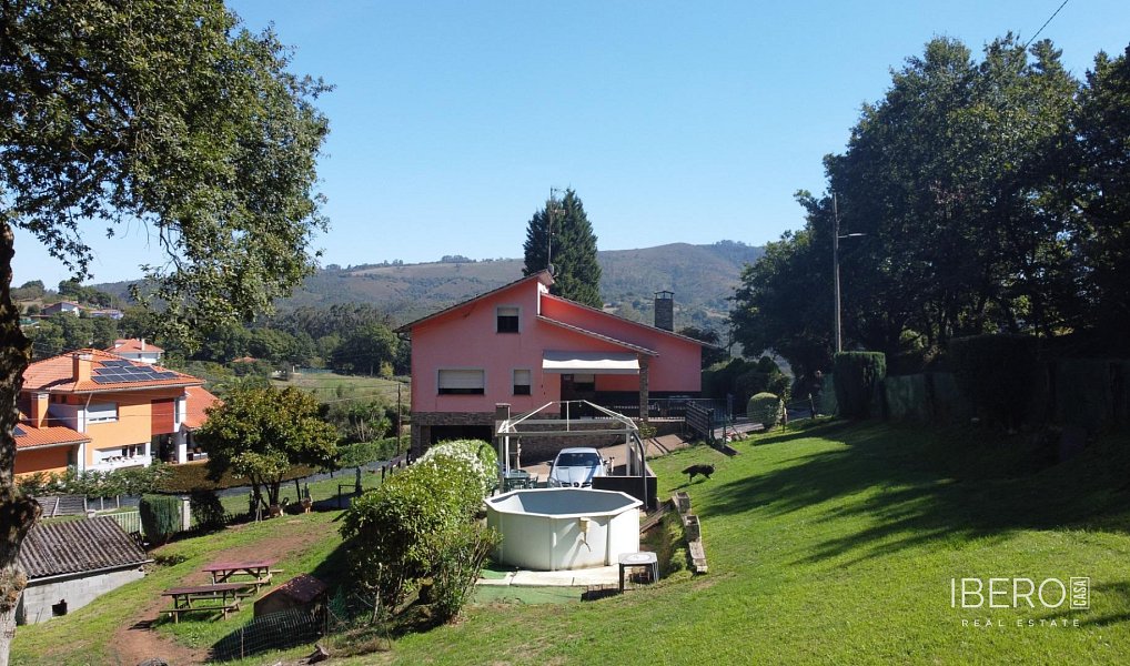 Prodej rodinného domu, 187 m², Las Regueras