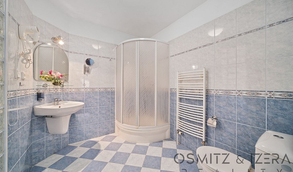 Prodej ubytovacího objektu 890 m², Praha – náhled fotky 26