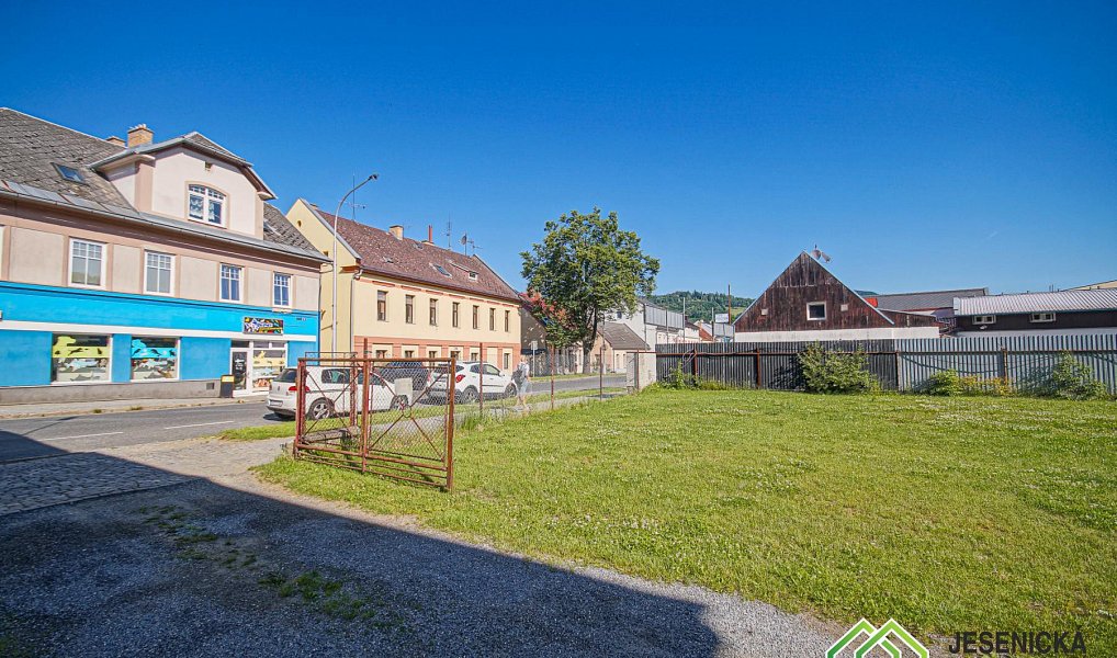 Prodej stavebního pozemku 1 071 m², Jeseník – náhled fotky 2