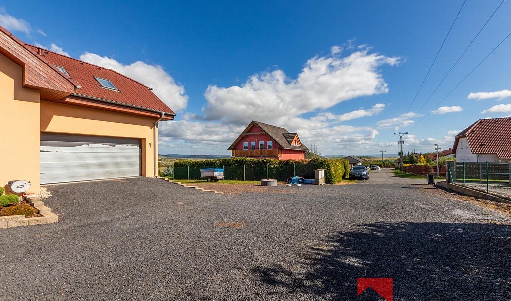 Prodej domu 346 m² s pozemkem 2 669 m², Újezd – náhled fotky 29