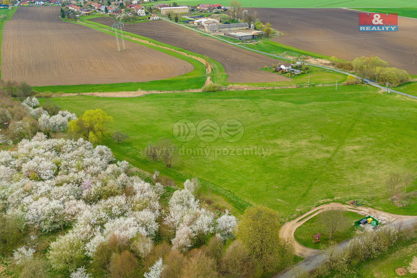 Prodej pole 1 837 m² – fotografie 2