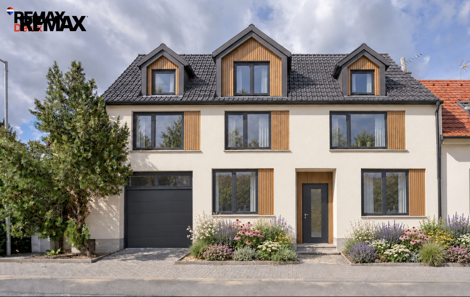 Prodej domu 218 m² s pozemkem 317 m² – fotografie 2