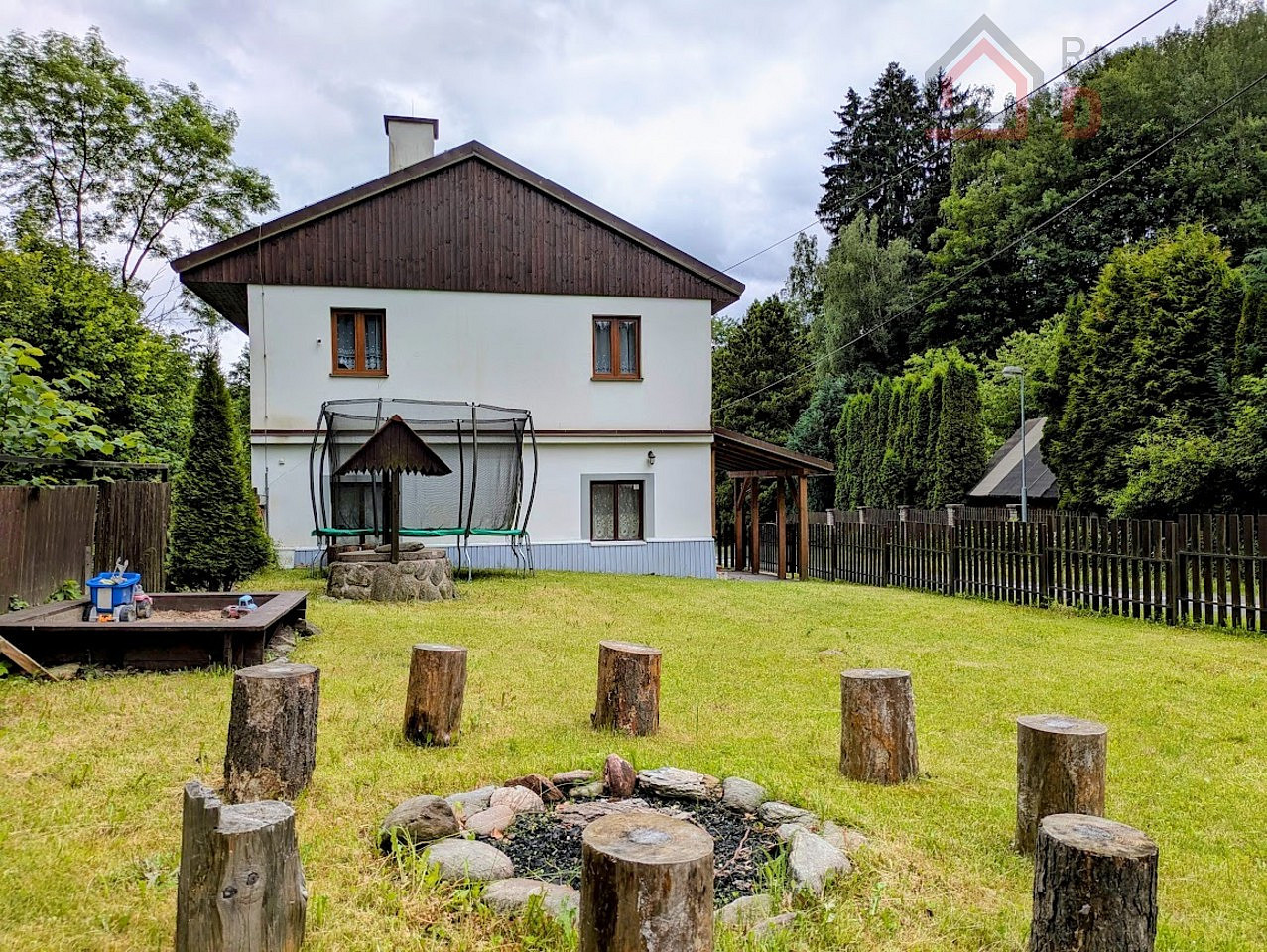 Prodej domu 280 m² s pozemkem 512 m² – fotografie 2