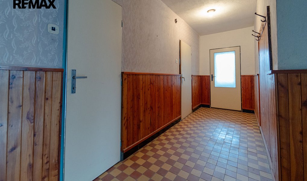 Prodej domu 200 m² s pozemkem 895 m², Rovečné – náhled fotky 17