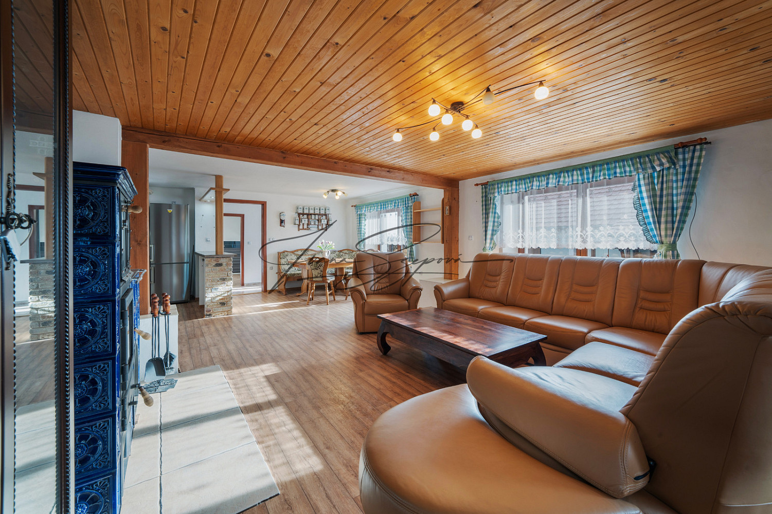 Prodej domu 208 m² s pozemkem 516 m² – fotografie 2