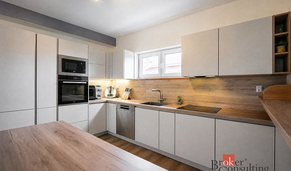 Prodej bytu 4+kk 111 m², Řitka – náhled fotky 3