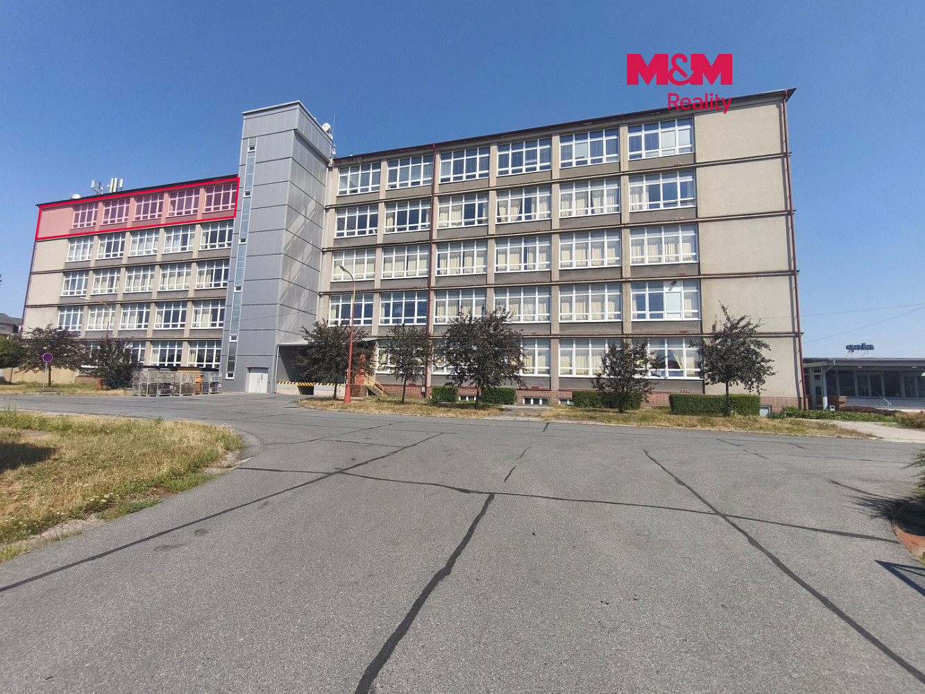 Pronájem skladovacích prostor 383 m²