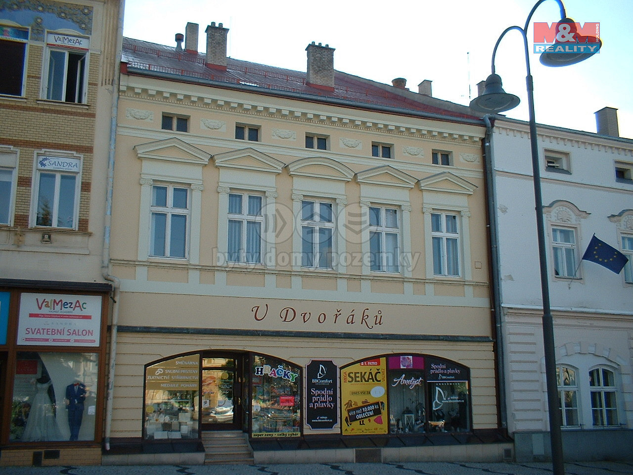 Pronájem obchodních prostor 99 m²
