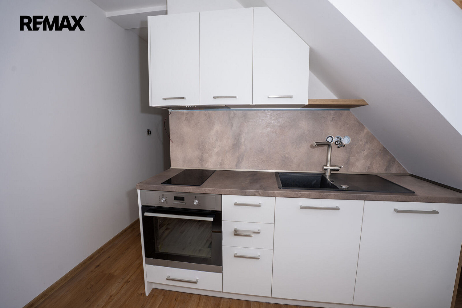 Pronájem bytu 1+kk 34 m²