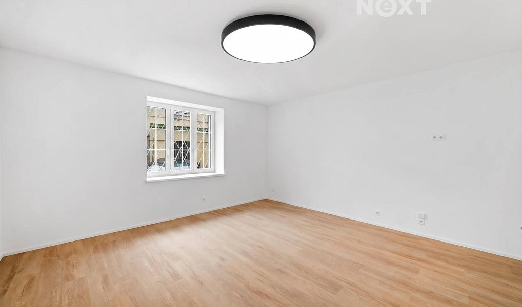 Prodej bytu 1+kk 33 m², Praha – náhled fotky 2