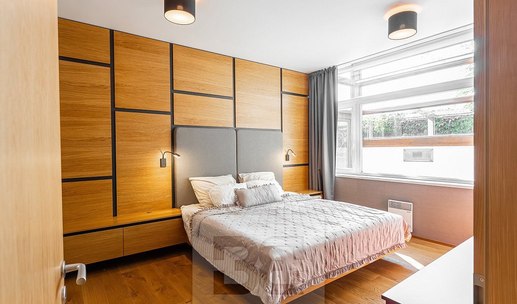 Prodej bytu 6+kk 230 m², Praha – náhled fotky 20