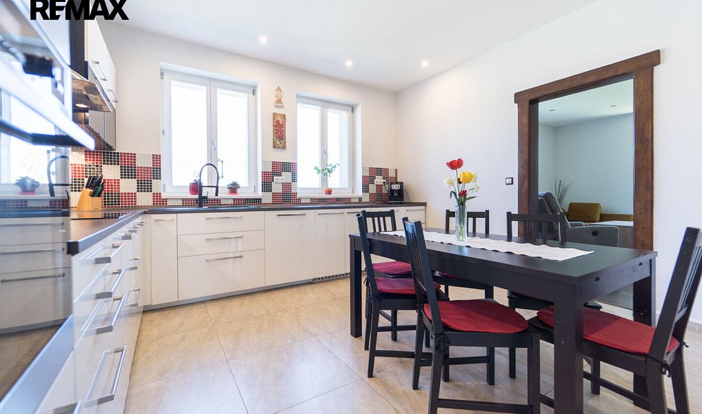 Prodej domu 240 m² s pozemkem 1 897 m², Podlesí – náhled fotky 12