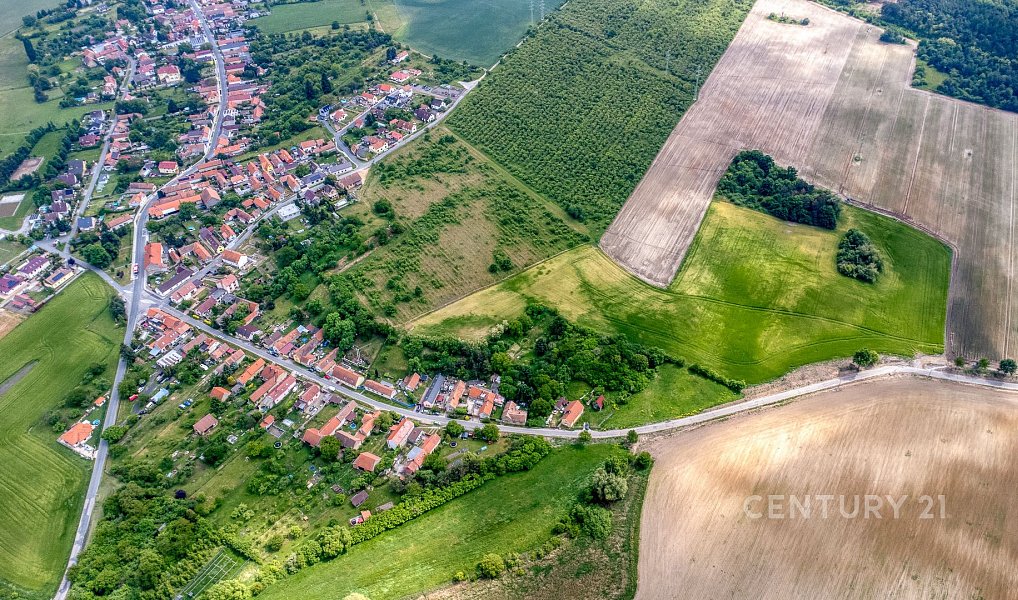 Prodej stavebního pozemku 1 305 m², Chrást – náhled fotky 5