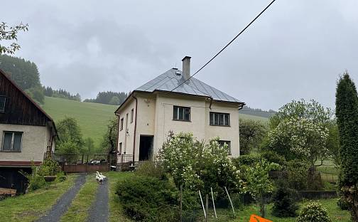 Prodej domu 196 m² s pozemkem 1 m², Velké Karlovice, okres Vsetín