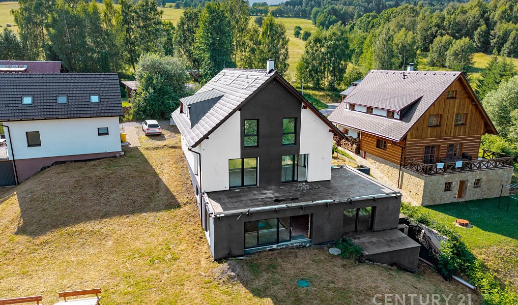 Prodej domu 473 m² s pozemkem 1 202 m², Dolní Morava – náhled fotky 2
